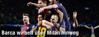 Jubelnde Barcelona-Spieler
