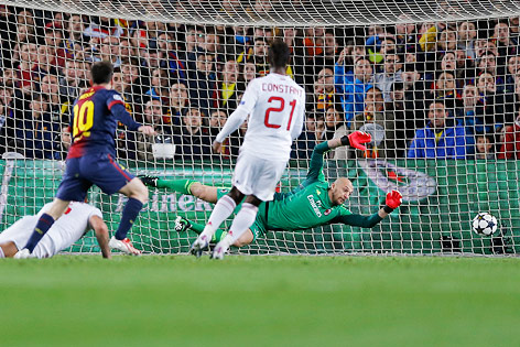 © AP/Daniel Ochoa de Olza Lionel Messi schießt Tor gegen AC Milan