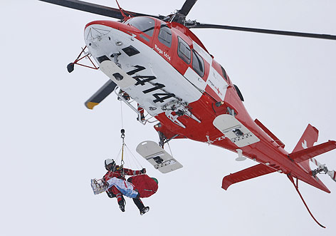 © Reuters/Pascal Lauener Hubschrauber birgt Klaus Kröll