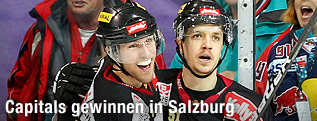 Jubel der Capitals-Spieler Christoph Draschkowitz und Daniel Woger
