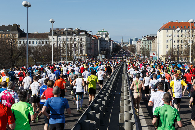 Marathonläufer auf der Reichsbrücke