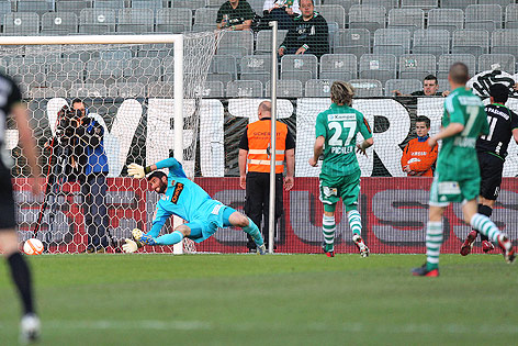 Ignacio Diaz-Casanova (Pasching) bezwingt Rapid-Tormann Jan Novota