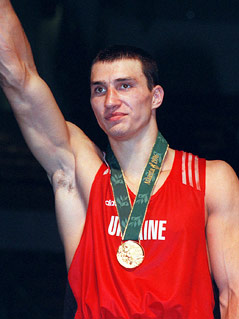 © AP/Kathy Willens Wladimir Klitschko mit Medaille, 1996