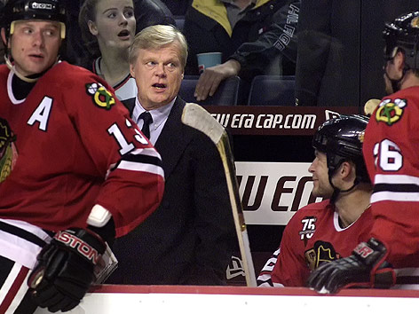 © Reuters Alpo Suhonen im Jahr 2000 als Trainer der Chicago Blackhawks