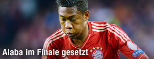 David Alaba (Bayern M&uuml;nchen) am Ball