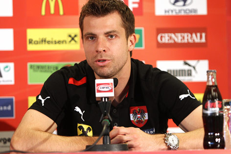 Andreas Ivanschitz bei einer Pressekonferenz