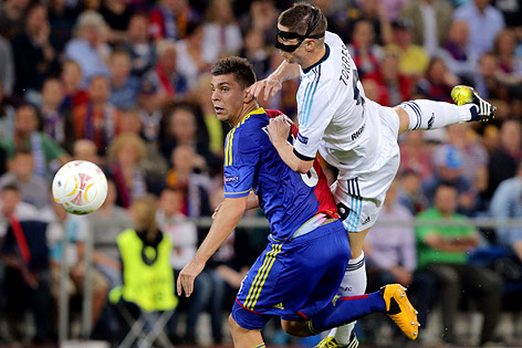 © GEPA/EQ Images/ Pascal Muller Aleksandar Dragovic (Basel) und Fernando Torres (Chelsea)