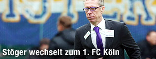 Peter St&ouml;ger geht vom Platz