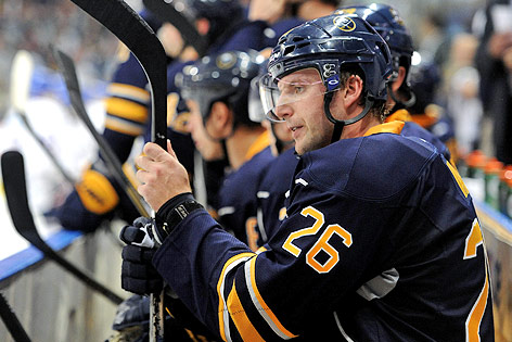 © APA/Helmut Fohringer Thomas Vanek (Buffalo Sabres) auf der Bank