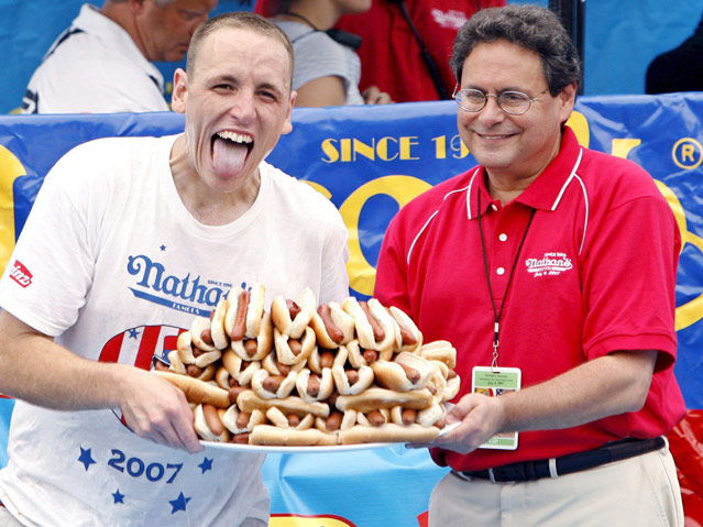 © APA/EPA/Peter Foley Bilder vom Nathans Hotdog Eating Contest, New York