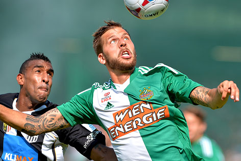 © GEPA/Florian Ertl Shawn Maurice Barry (LASK) und Guido Burgstaller (Rapid)