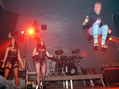 © GEPA/Andreas Pranter Matti Nykänen als Sänger 1993