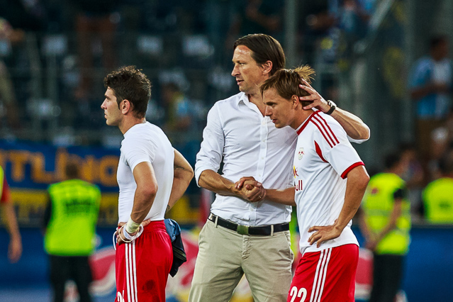 Zweikampf im Spiel Salzburg gegen Fenerbahce