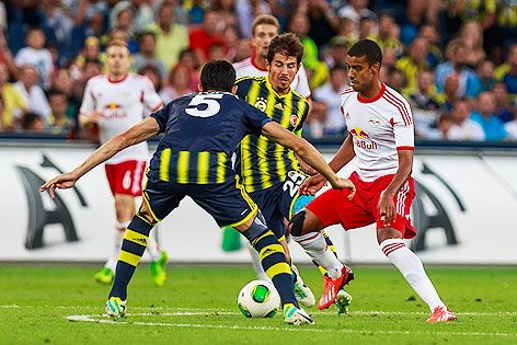 Mehmet Topal (Fenerbahce) gegen  Borges De Carvalho Alan Douglas
