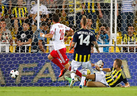 © APA/EPA/Tolga Bozoglu Soriano (Salzburg) erzielt das 1:0