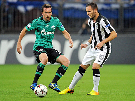 © GEPA/Witters/Uwe Speck Christian Fuchs (Schalke) und Lucas (PAOK)
