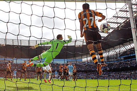 © Reuters/Phil Noble Tor von Yaya Toure (Manchester City) gegen Hull City