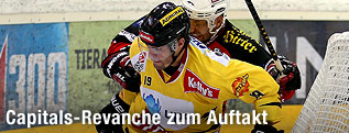 Herbert Ratz (KAC) und Justin Keller (Capitals)