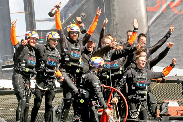 © Reuters/Robert Galbraith Das Oracle Team USA jubelt nach dem Sieg