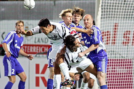 © GEPA/Alfred Reiter Kopfballduell im Spiel Pasching gegen Zenit