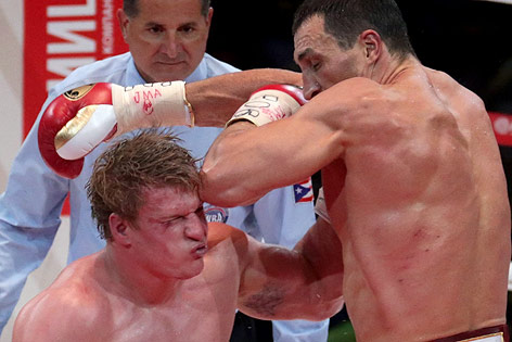 © APA/EPA/Maxim Schipenkow Wladimir Klitschko und Alexander Powetkin