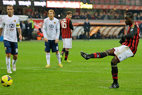 © AP/Luca Bruno Elfmeter von Mario Balotelli (Milan)