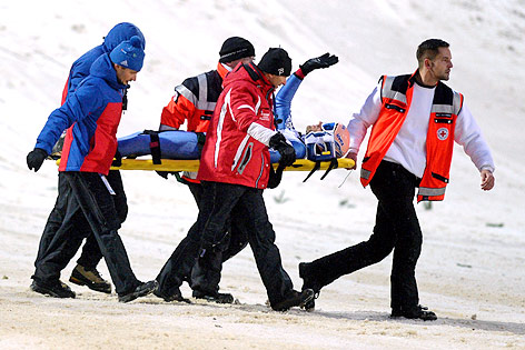 © GEPA/Oliver Lerch Abtransport von Andreas Kofler