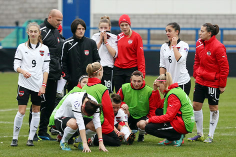 © GEPA/Daniel Goetzhaber Entäuschte österreichische Mannschaft