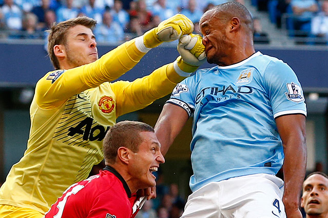 © Reuters/ Darren Staples Manchester City's Vincent Kompany gegen Manchester United's David de Gea