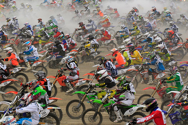 © Reuters/Pascal Rossignol Motorradfahrer bei der "Enduropale"