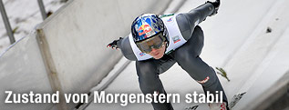 Thomas Morgenstern f&auml;hrt die Schanze in Bad Mitterndorf hinunter