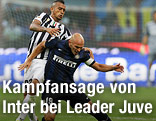 Esteban Cambiasso (Inter) gegen Arturo Vidal (Juventus)