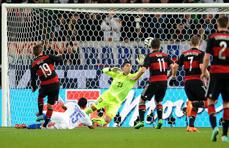© APA/EPA/dpa/Andreas Gebert Tor von Mario Götze (GER)