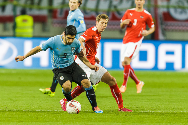 Spielszene von Österreich - Uruguay