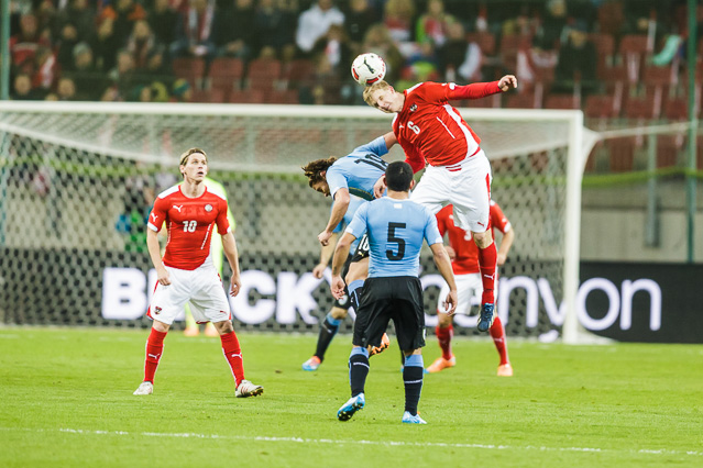 Spielszene von Österreich - Uruguay