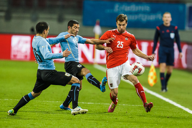 Spielszene von Österreich - Uruguay