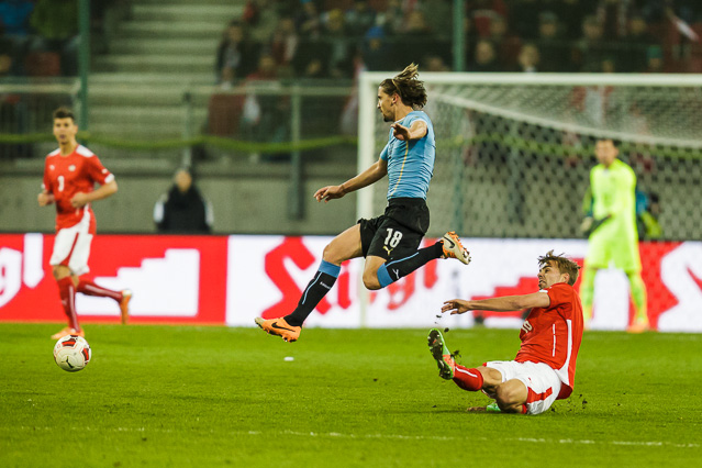 Spielszene von Österreich - Uruguay