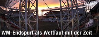 Sonnenuntergang über dem Pantanal-Stadion in Cuiaba, Brasilien