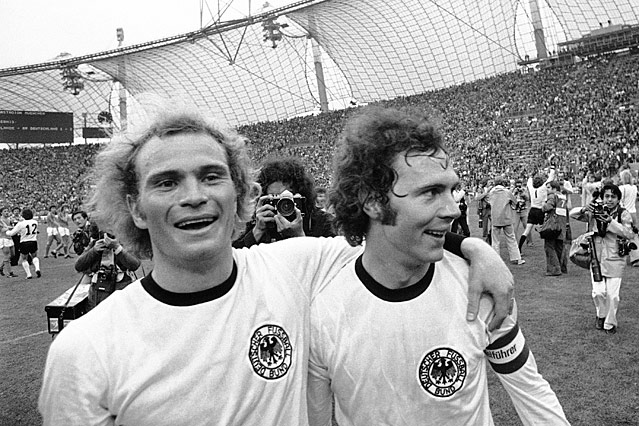 © AP Uli Hoeneß und Franz Beckenbauer