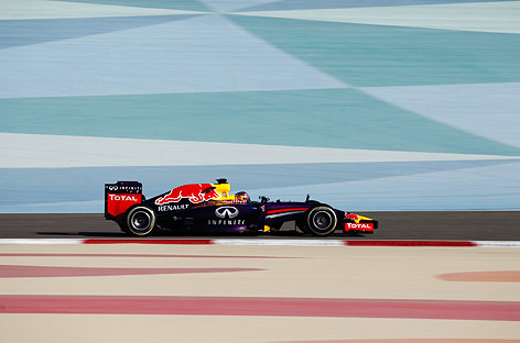 Sebastian Vettel bei einer Testfahrt in Bahrain