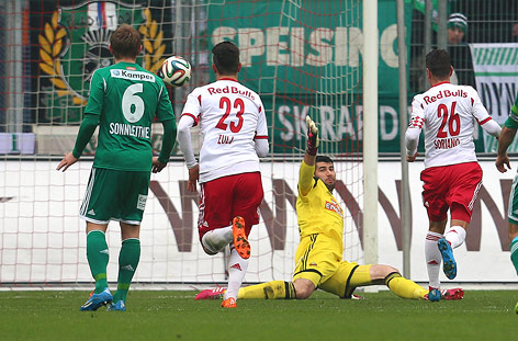 © GEPA/Felix Roittner Mario Sonnleitner (Rapid), Robert Zulj (RBS), Jan Novota (Rapid) und Jonatan Soriano (RBS)