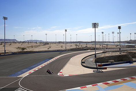 © GEPA/XPB Images/Charniaux Sebastian Vettel auf der Rennstrecke in Bahrain