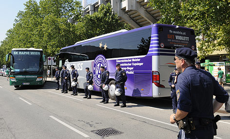 © APA/Herbert P. Oczeret Fanbusse