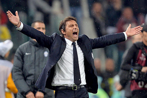 Juventus-Trainer Antonio Conte gestikuliert wild