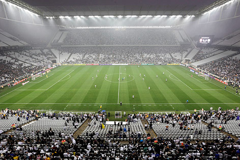 © APA/AP/Andre Penner Testspiel bei Regen im Sao-Paulo-Stadion