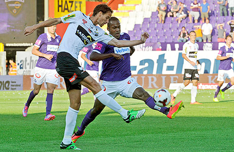 © APA/Hans Punz Alexander Poellhuber (Altach), Ola Kamara (Austria)