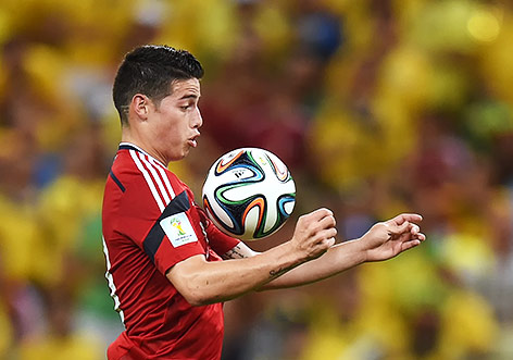 © APA/EPA/dpa/Marius Becker Ballannahme von James Rodriguez (COL)