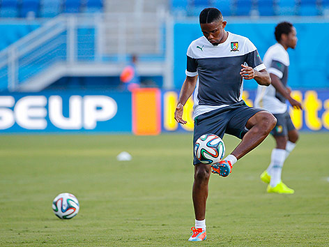 © APA/EPA/Kamil Krzaczynski Samuel Eto'o