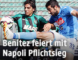 Sergio Floccari (Sassuolo) und Raul Albiol (Napoli)