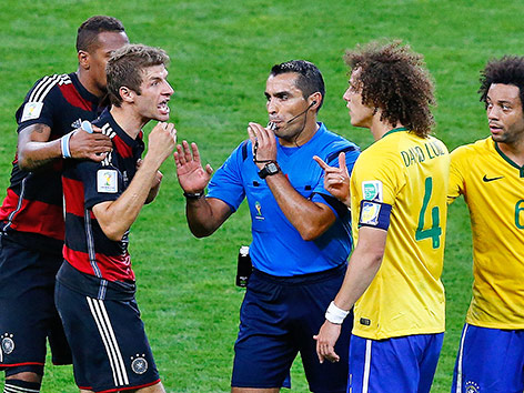 Thomas Müller (Deutschland) und David Luiz (Brasilien) im Halbfinale der WM 2014